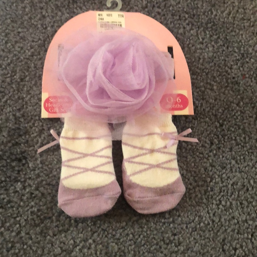 Baby socks and headband set